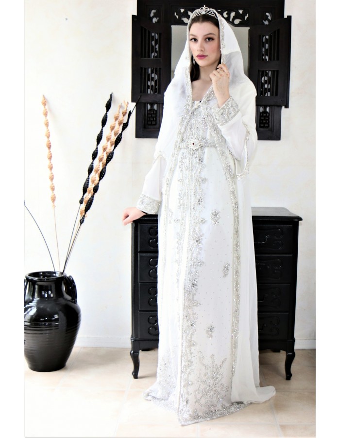 Robe orientale blanche de mariage - aniiqa.com